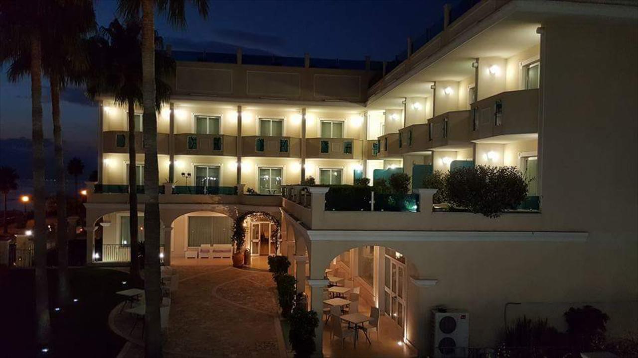 Gardenia Hotel Lazzaro エクステリア 写真